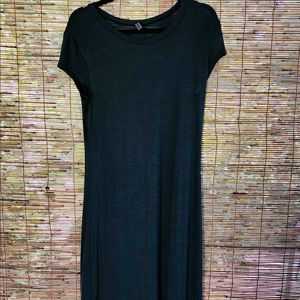 Boutique tee shirt dress with side slits